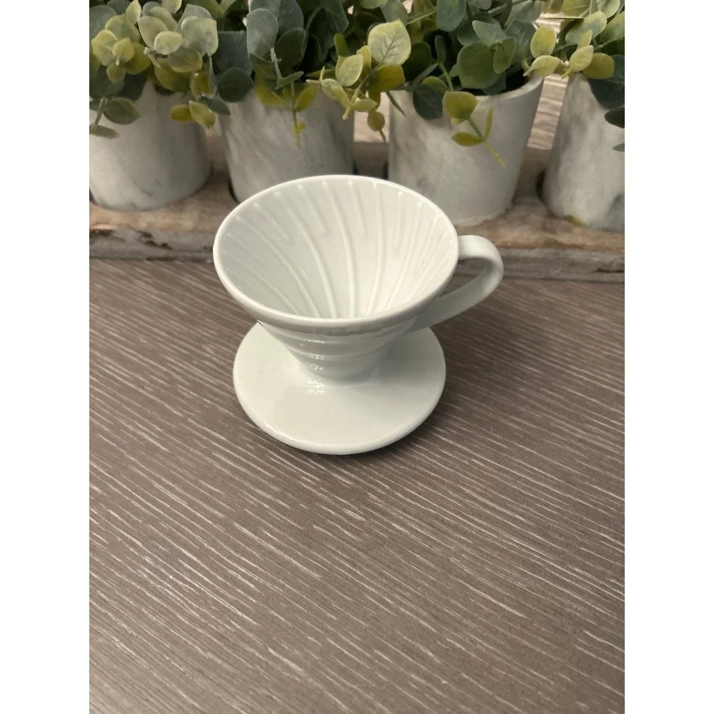 Hario V60 Ceramic Coffee Dripper Pour Over Cone‎ Coffee Maker Size 02 White
